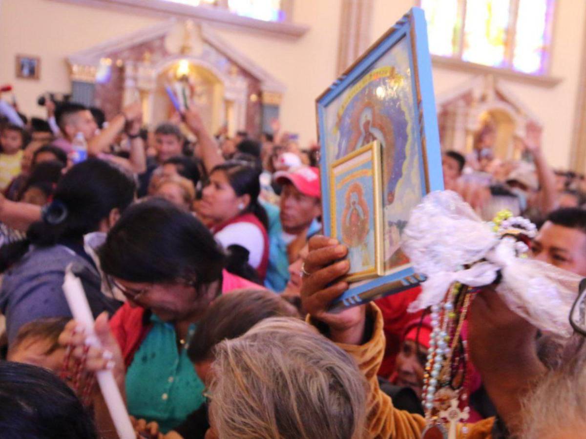 Devoción en la eucaristía en honor a la Virgen de Suyapa en su 278 aniversario