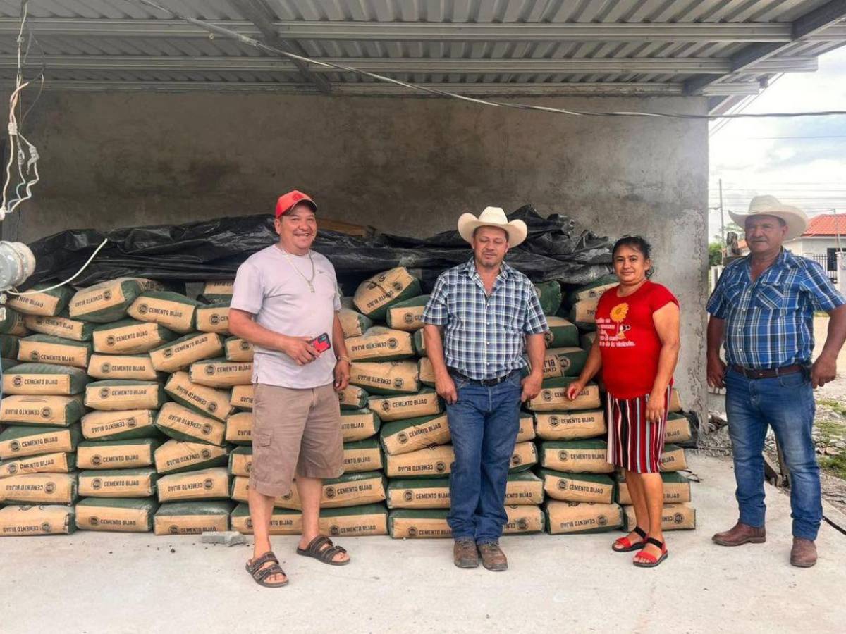 Luego que joven le rechazara L20 mil, Isis Cuéllar ahora entrega L100 mil en Copán