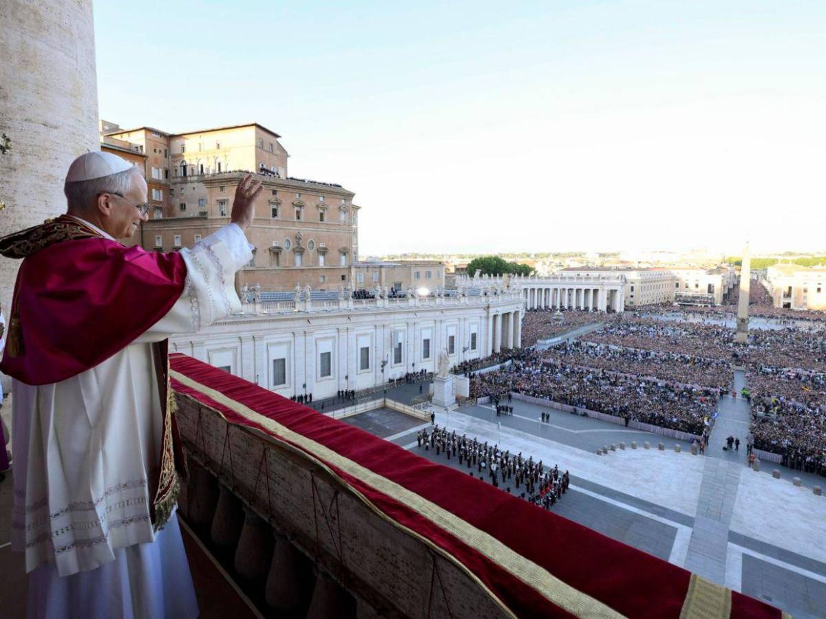 Las primeras imágenes tras la salida del papa Robert Francis Prevost del Vaticano