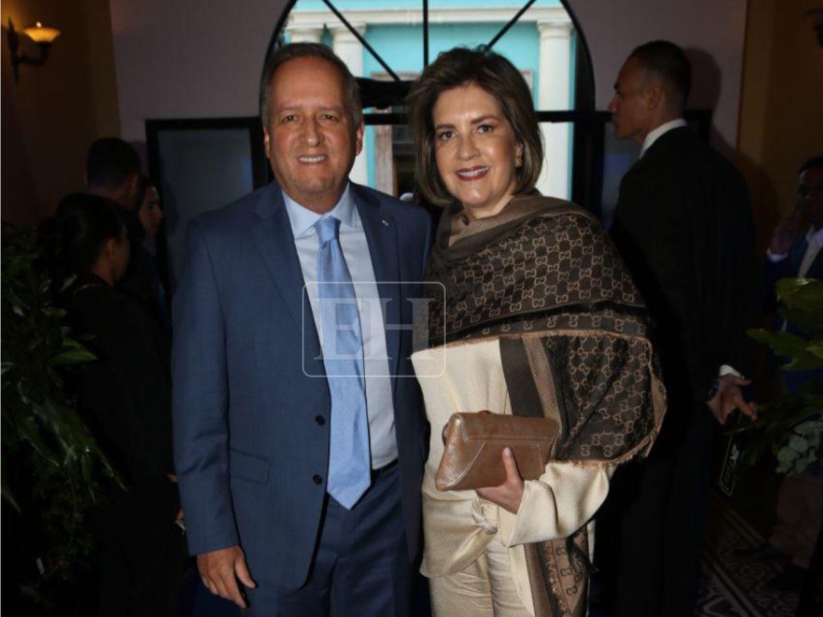 Exalcaldes, expresidentes y figuras políticas acompañaron a Juan Diego Zelaya