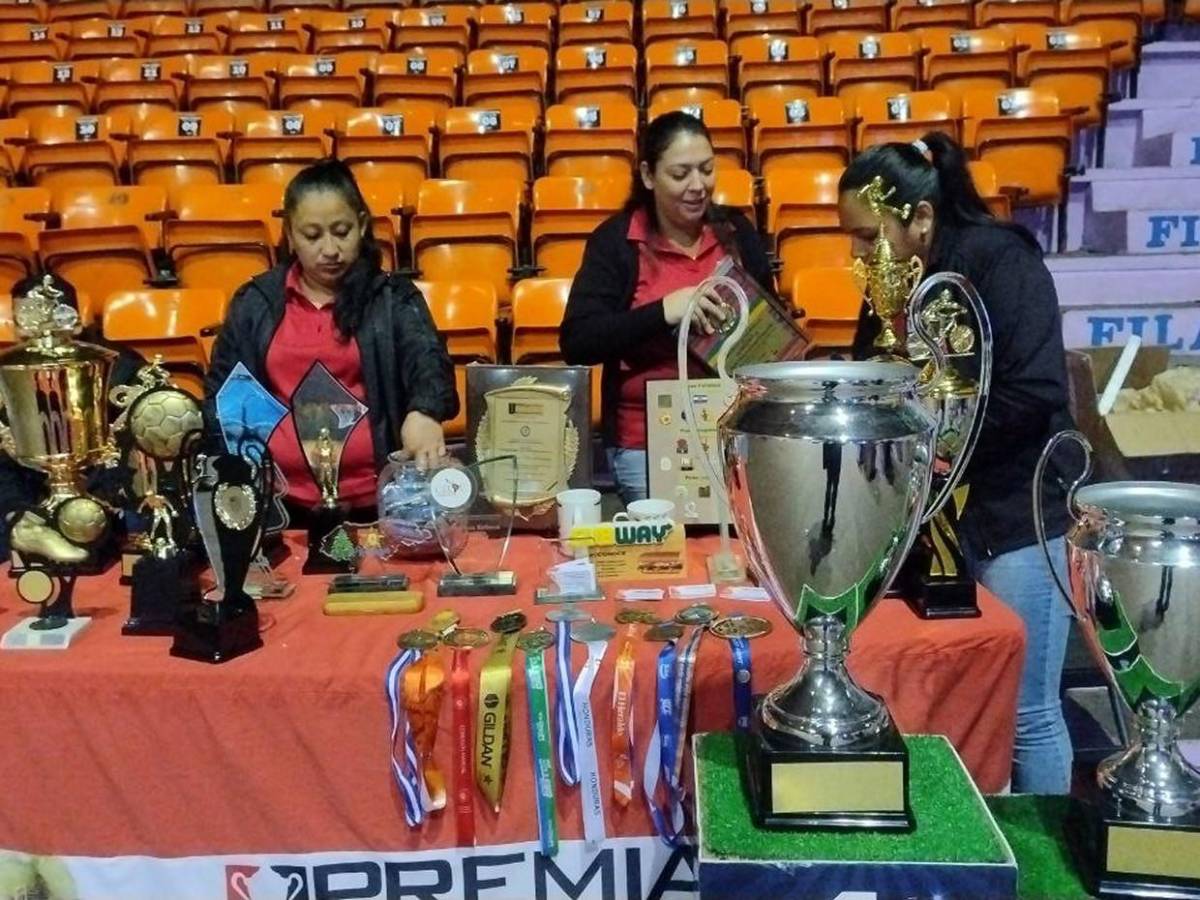 Trofeos relucientes esperan a campeones de la Vuelta EL HERALDO 2025