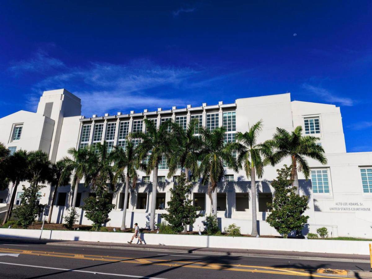 Acusado de intentar matar a Trump inicia su juicio con referencias a Hitler y Putin