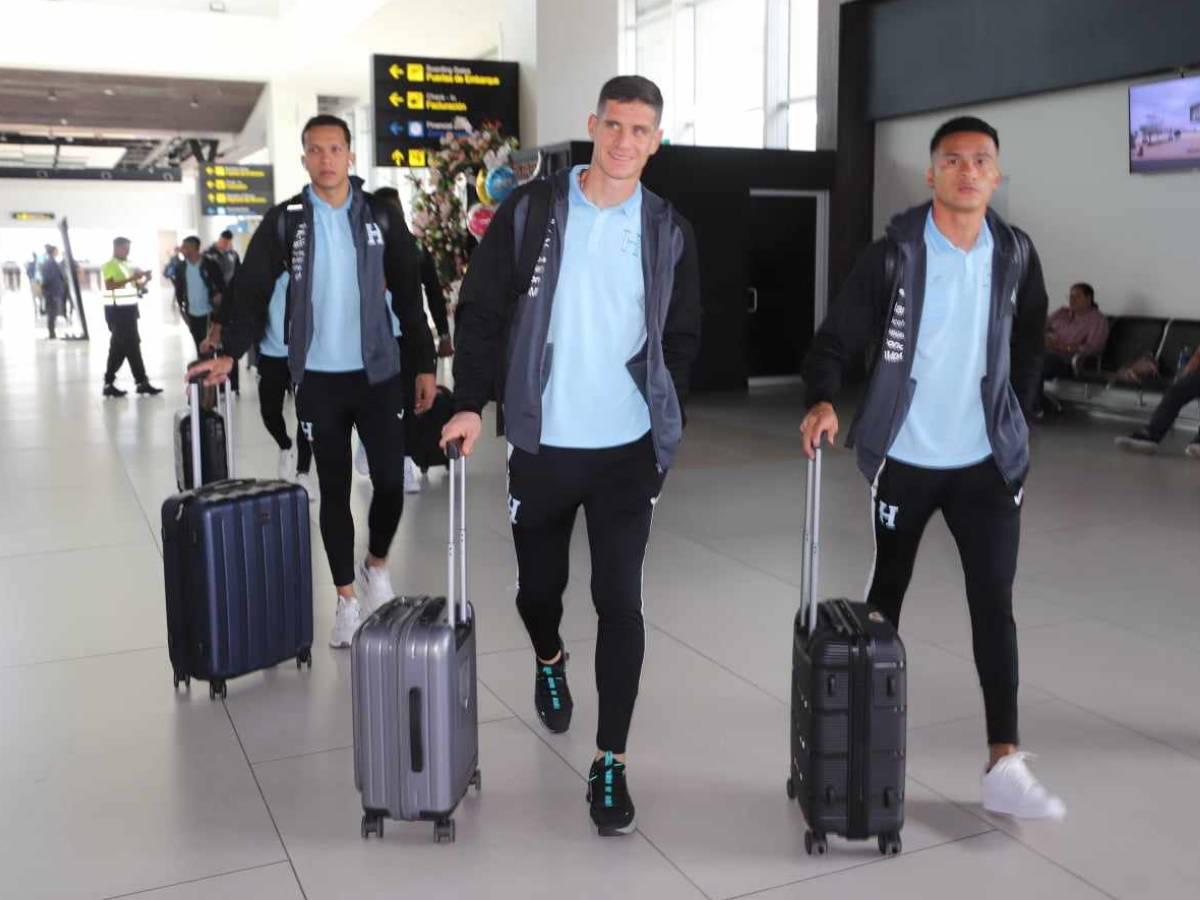 Selección de Honduras voló a EEUU para enfrentar a Costa Rica por boleto a Copa América