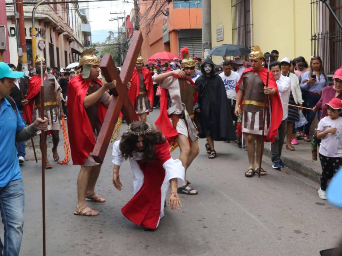 Déspotas y crueles: los villanos del Vía Crucis este Viernes Santo