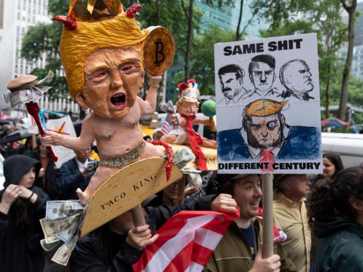 En diferentes ciudades y hasta en la casa de Trump: miles protestan contra redadas En diferentes ciudades y hasta en la casa de Trump: miles protestan contra redadas