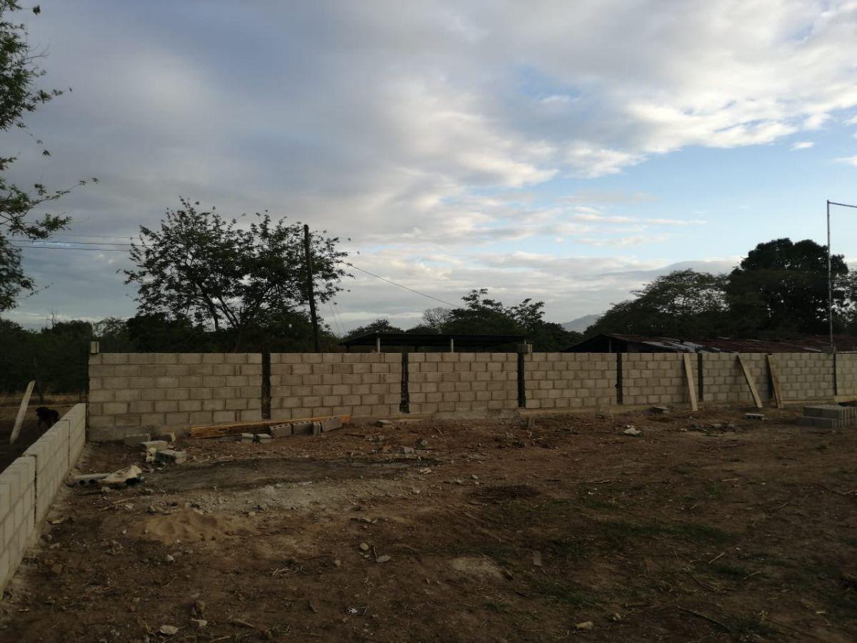 Autoridades de Juticalpa solicitan apoyo para terminar la construcción del estadio de béisbol Mauricio Dubón