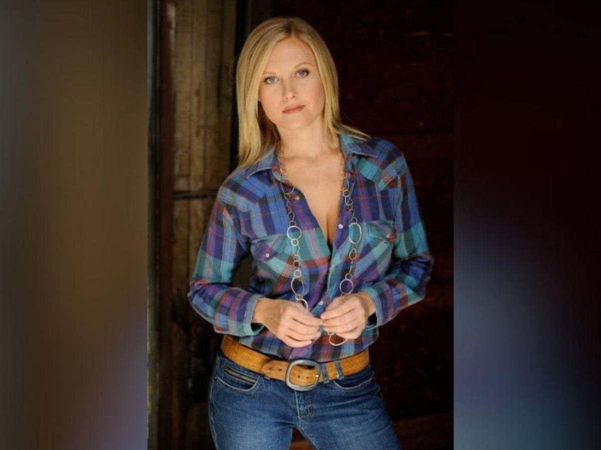 Murió Carrie Anne Fleming: estrella de Supernatural que desafió al terror