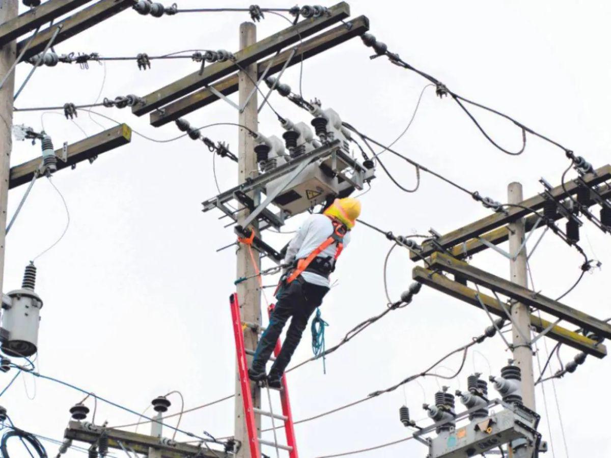 Cobros, líneas eléctricas y generación: ¿Cómo se dividirá la ENEE si se aprueban las reformas?