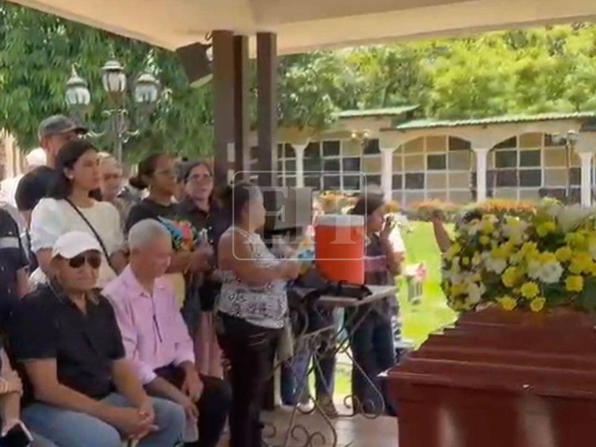 Despedirte duele: El último y doloroso adiós de Víctor Fiallos, director asesinado en Cofradía