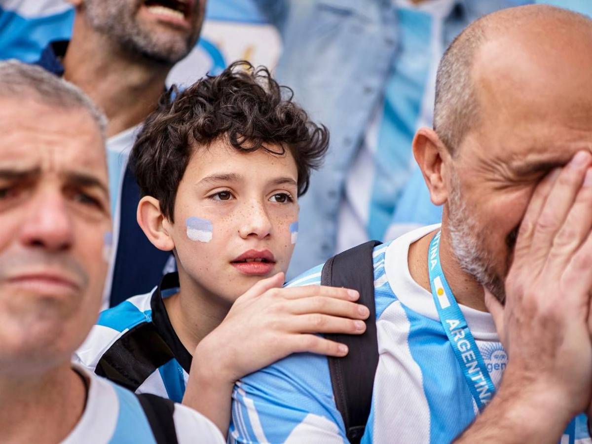 ¿No pagan la pensión, pero quieren vivir en el estadio?: Argentina cierra estadios a padres morosos