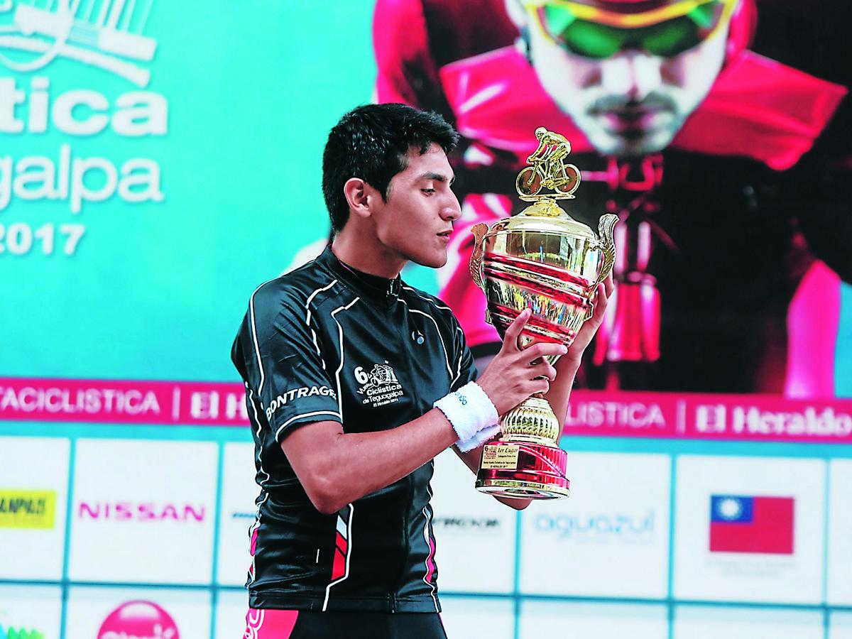 Bryan Mendoza en 2017. El salvadoreño fue el segundo y último foráneo que triunfó en la competencia.