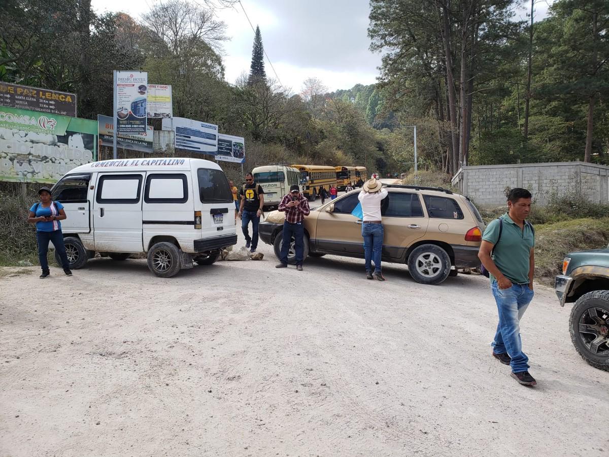 Pobladores mantienen tomados los accesos a Marcala, La Paz