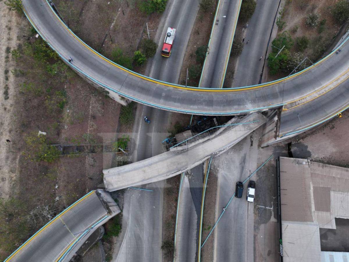 Vista aérea revela magnitud del daño en el puente Juan Manuel Gálvez