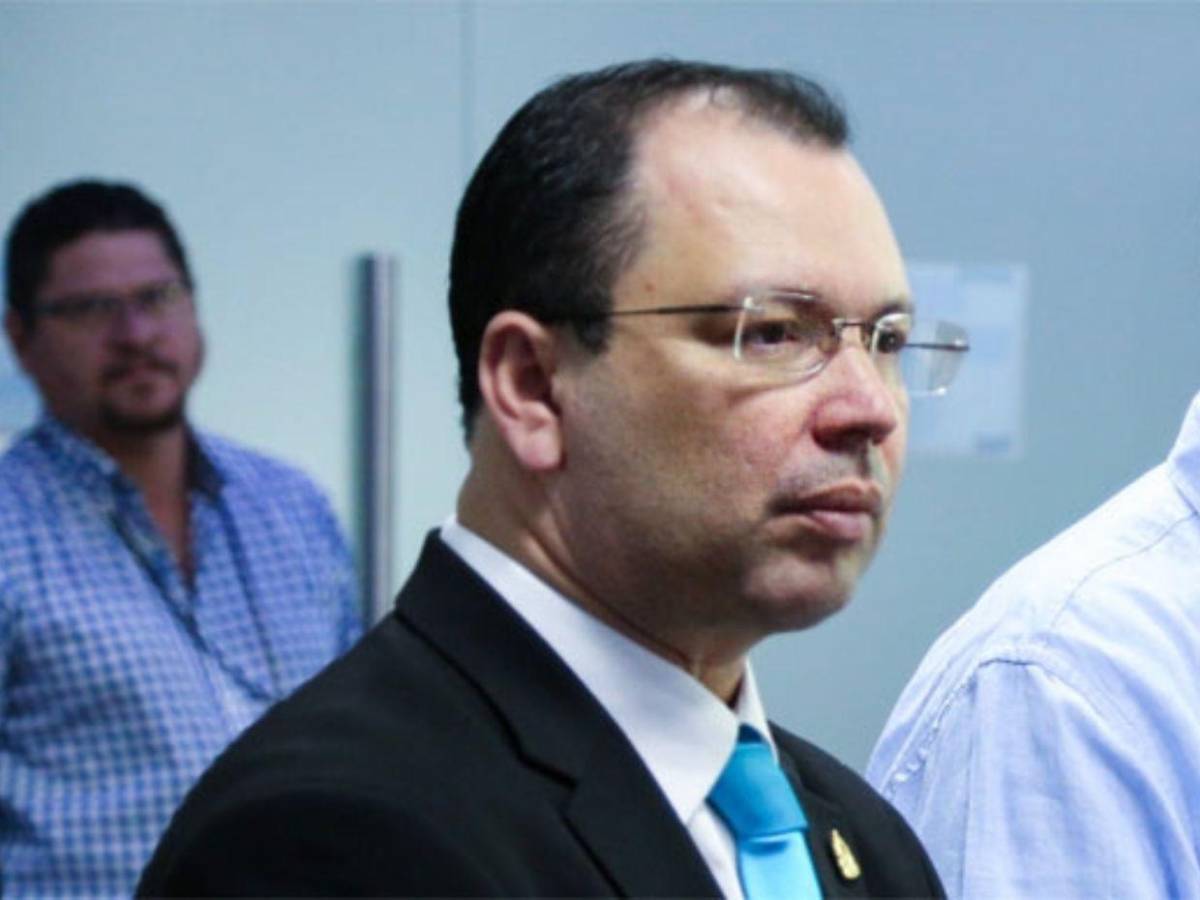 Un acusado de lavado de activos, un catedrático y exfutbolistas: los candidatos a diputados por Cortés