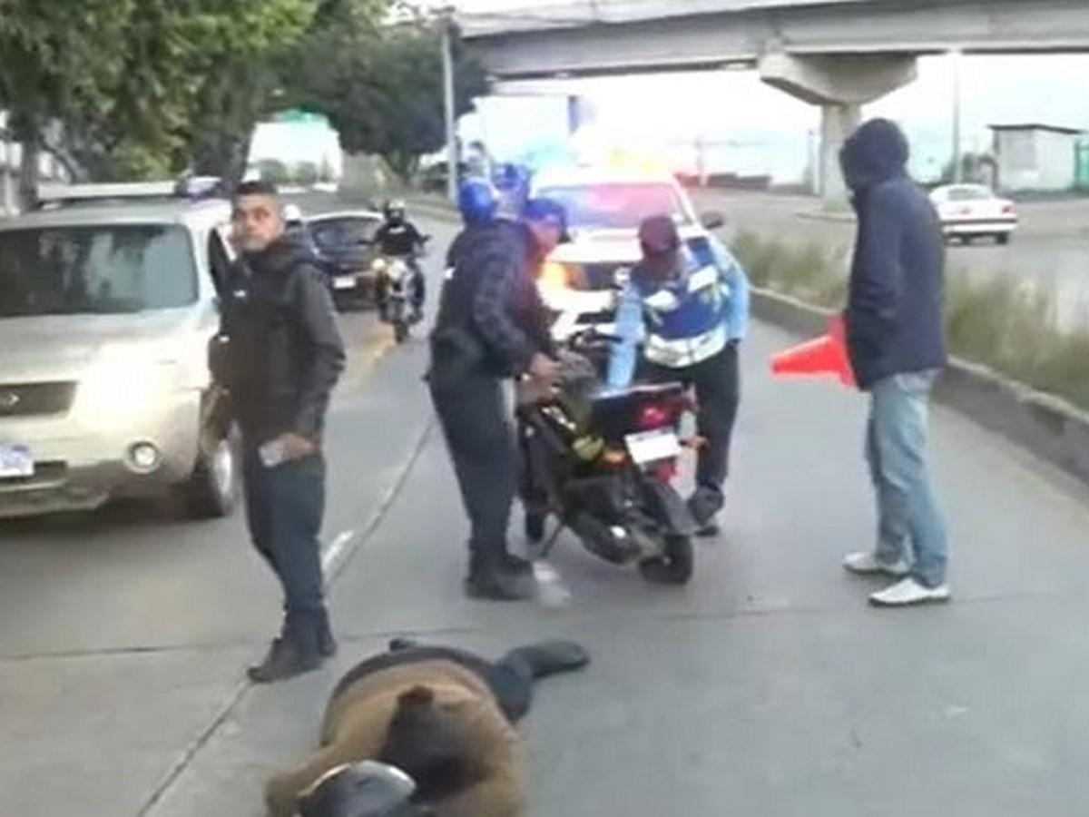 Mujer herida tras accidente de motocicleta en bulevar Kuwait de la capital