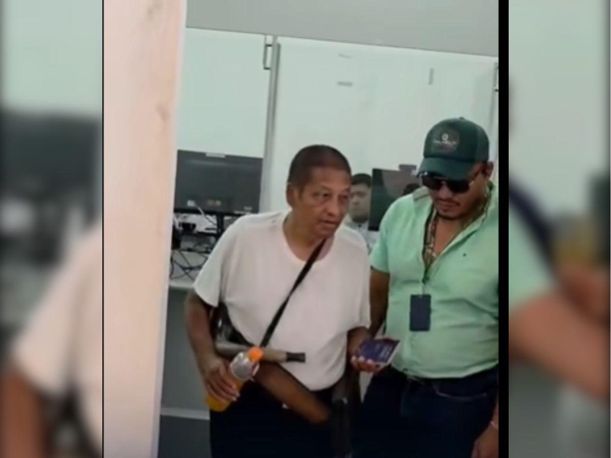 Apóstol Chago quedó en libertad tras varios meses preso en El Salvador: ¿Cómo luce?