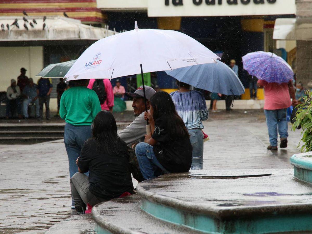 Vaguada y onda tropical dejarán lluvias en Honduras: estas serán las zonas más afectadas este sábado
