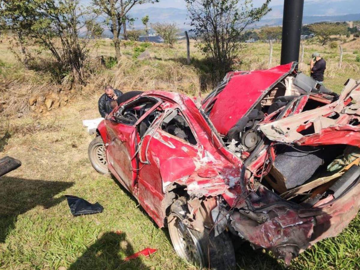 Impactó contra un muro de drenaje: El accidente mortal de Víctor José Alvarenga