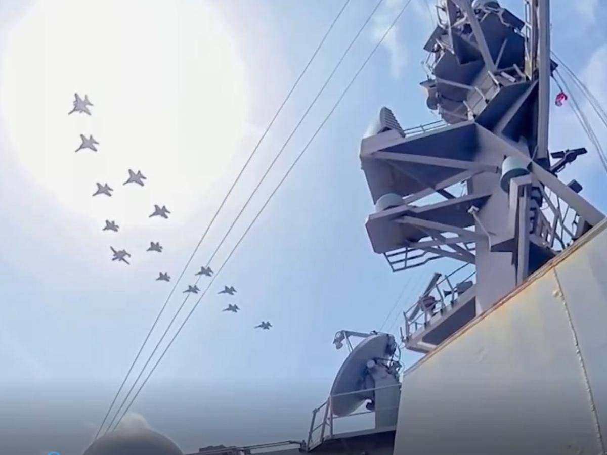 EEUU atacó a Irán de nuevo: Despliegan más de 20 buques de guerra en Oriente Medio