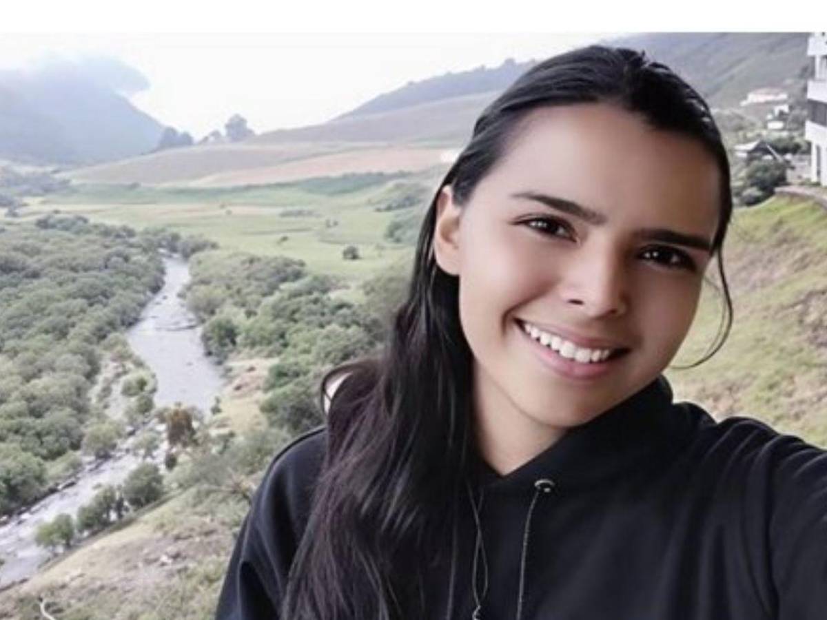 Las jóvenes condenadas a 10 años de cárcel por crear camisetas con estatua caída de Chávez