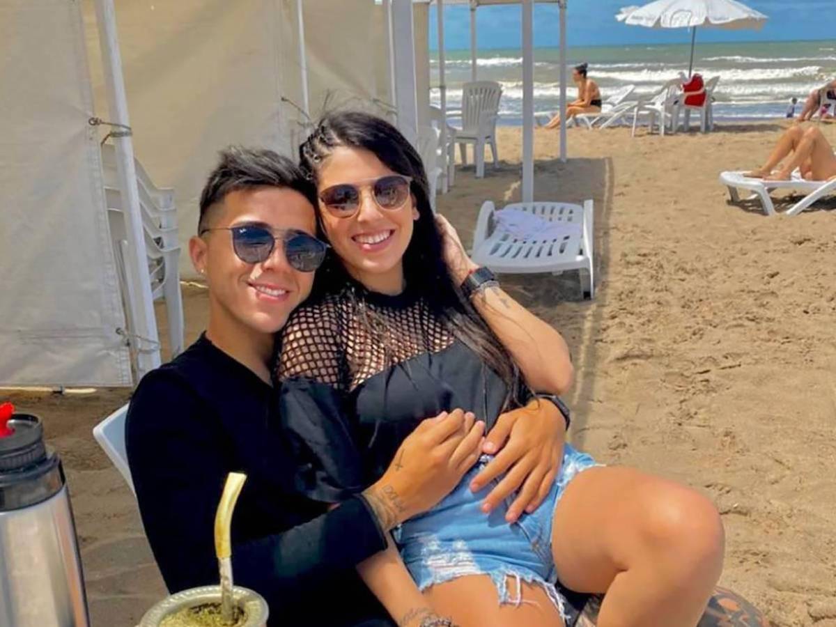 Futbolista se reconcilia con su esposa luego de decirle que “buscaba disfrutar la soltería” Futbolista se reconcilia con su esposa luego de decirle que “buscaba disfrutar la soltería”
