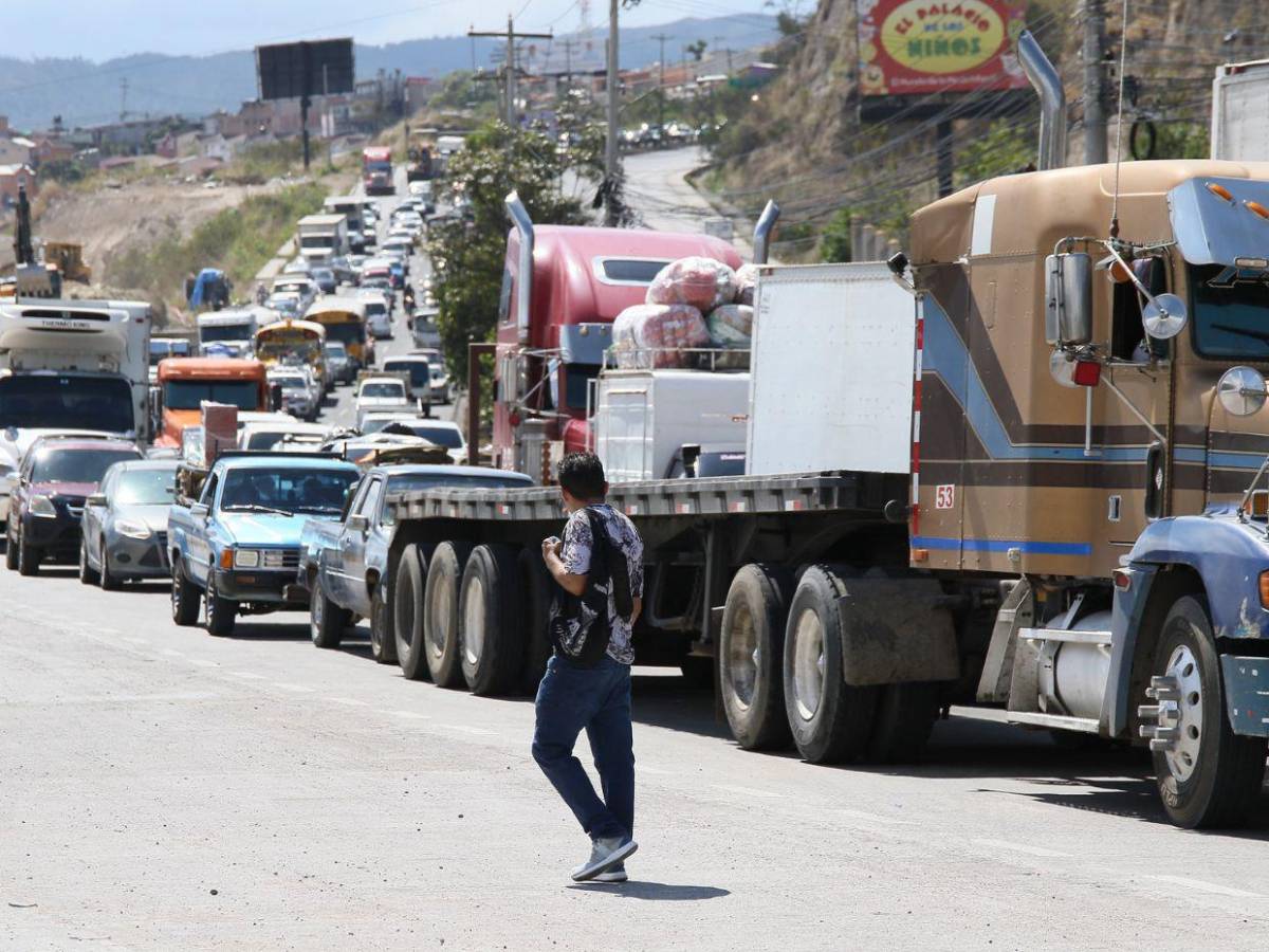 Tráfico infernal en la salida al sur: casi 10 horas de congestionamiento vial