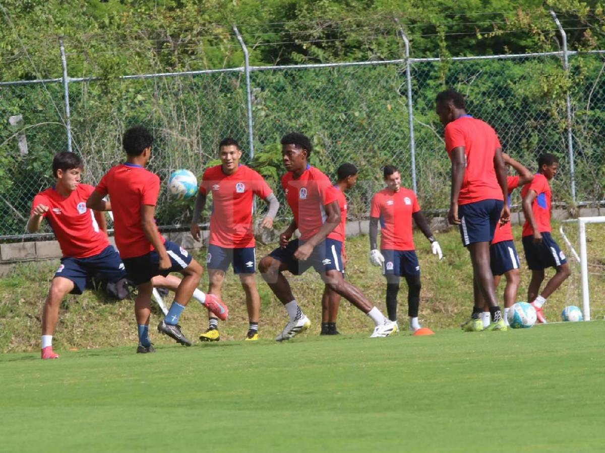 ¿Se va Carlos Pineda? Las sorpresas que dejó el entreno de Olimpia previo a jugar ante UPNFM