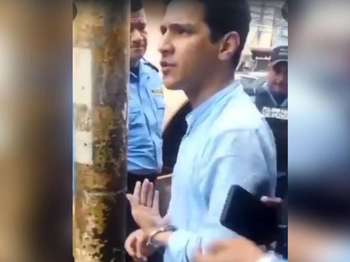 Tiene dos cargos: Carlos Estrada y sus funciones tras renuncia como subsecretario de Prensa