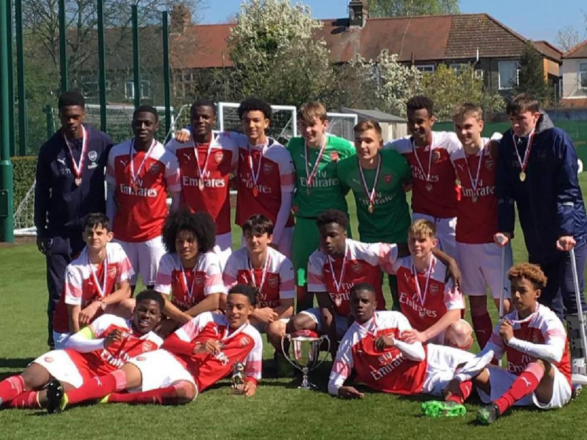 Muere futbolista tras sufrir grave lesión en pleno partido: Su equipo hace drástica petición