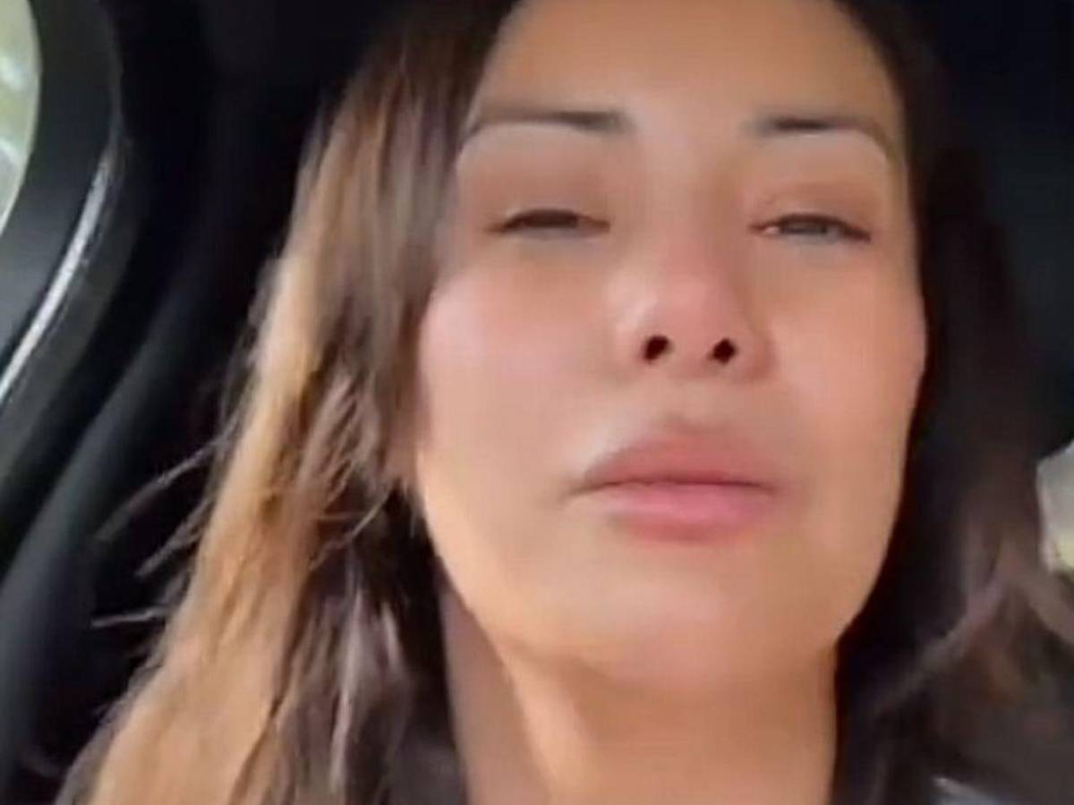 Elsa Oseguera regresa a Honduras con su hija y revela que Davis Flow se negaba a firmar permiso