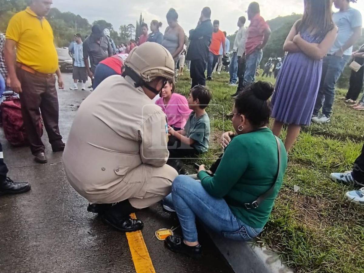 Se volcó y terminó en el carril contrario: accidente de rapidito deja varios heridos en El Durazno
