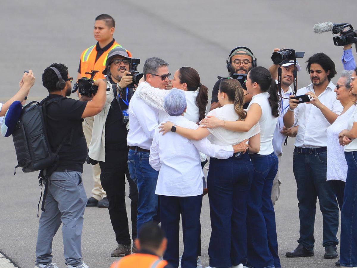 El cambio de JOH tras cuatro años fuera: primeras imágenes del expresidente al regresar a Honduras