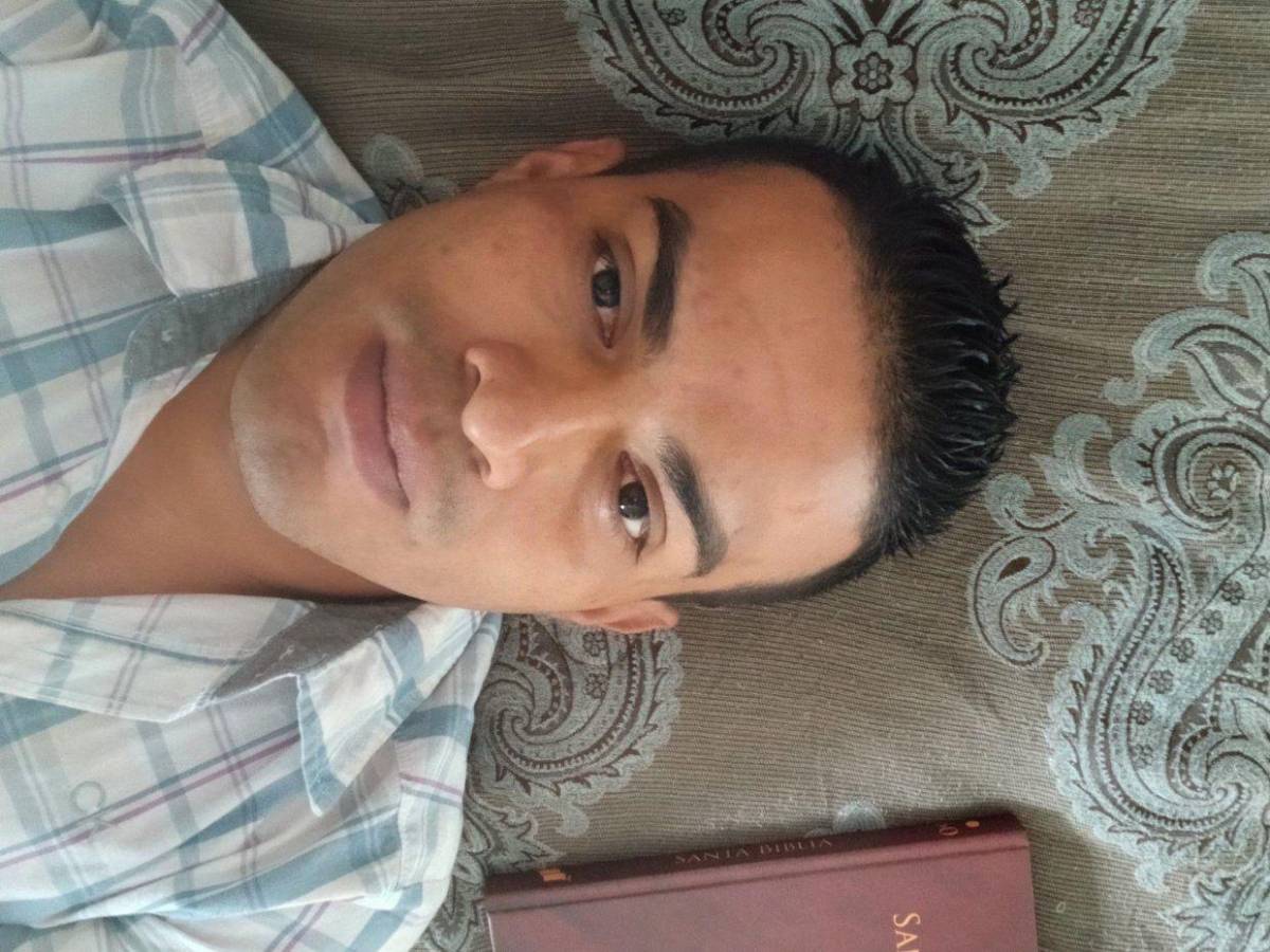 Cristian Valladares, bombero que fue hallado muerto en su habitación en Cantarranas