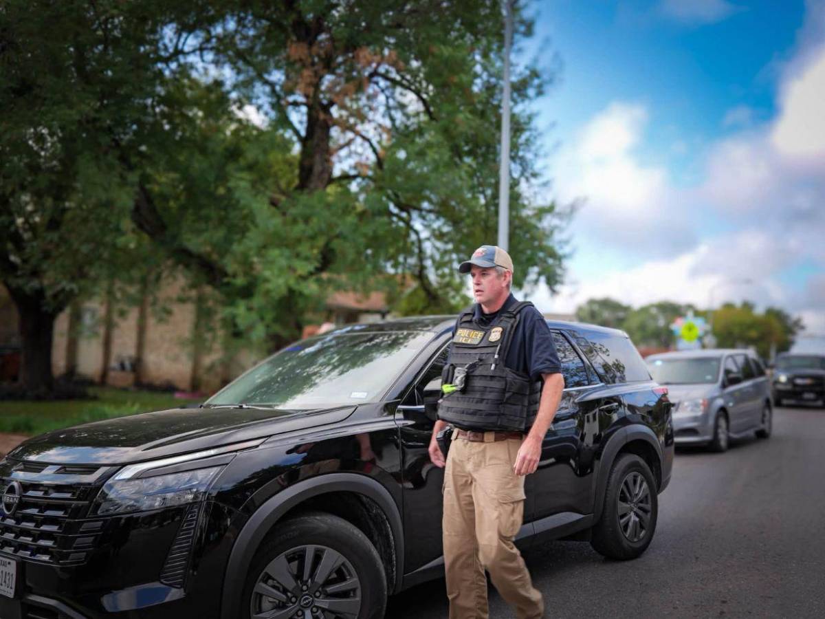 Así fue el arresto de una madre hondureña que clamaba por sus hijas ante ICE en Austin, Texas
