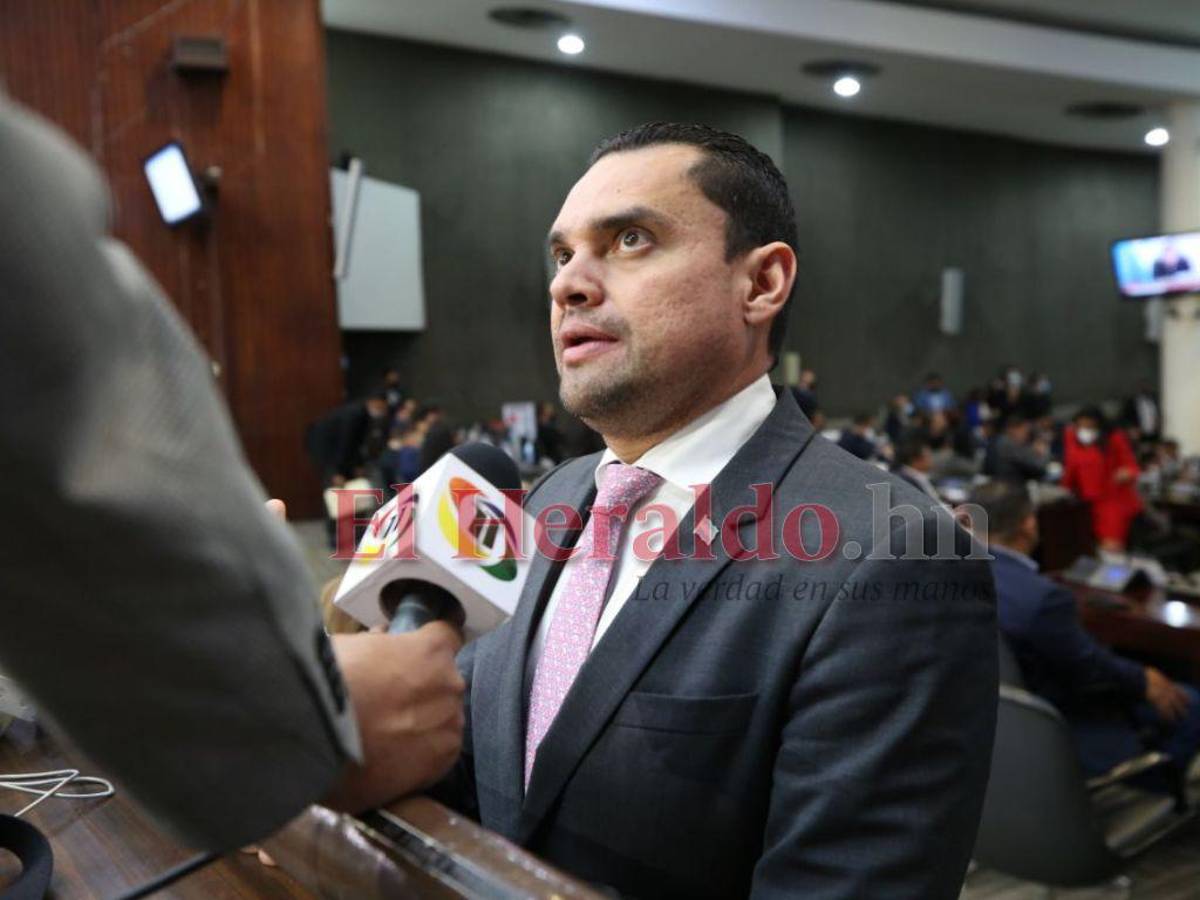 “Dejan demostrado que tienen doble discurso”: Tomás Zambrano critica rechazo al juicio político por Lista Engel