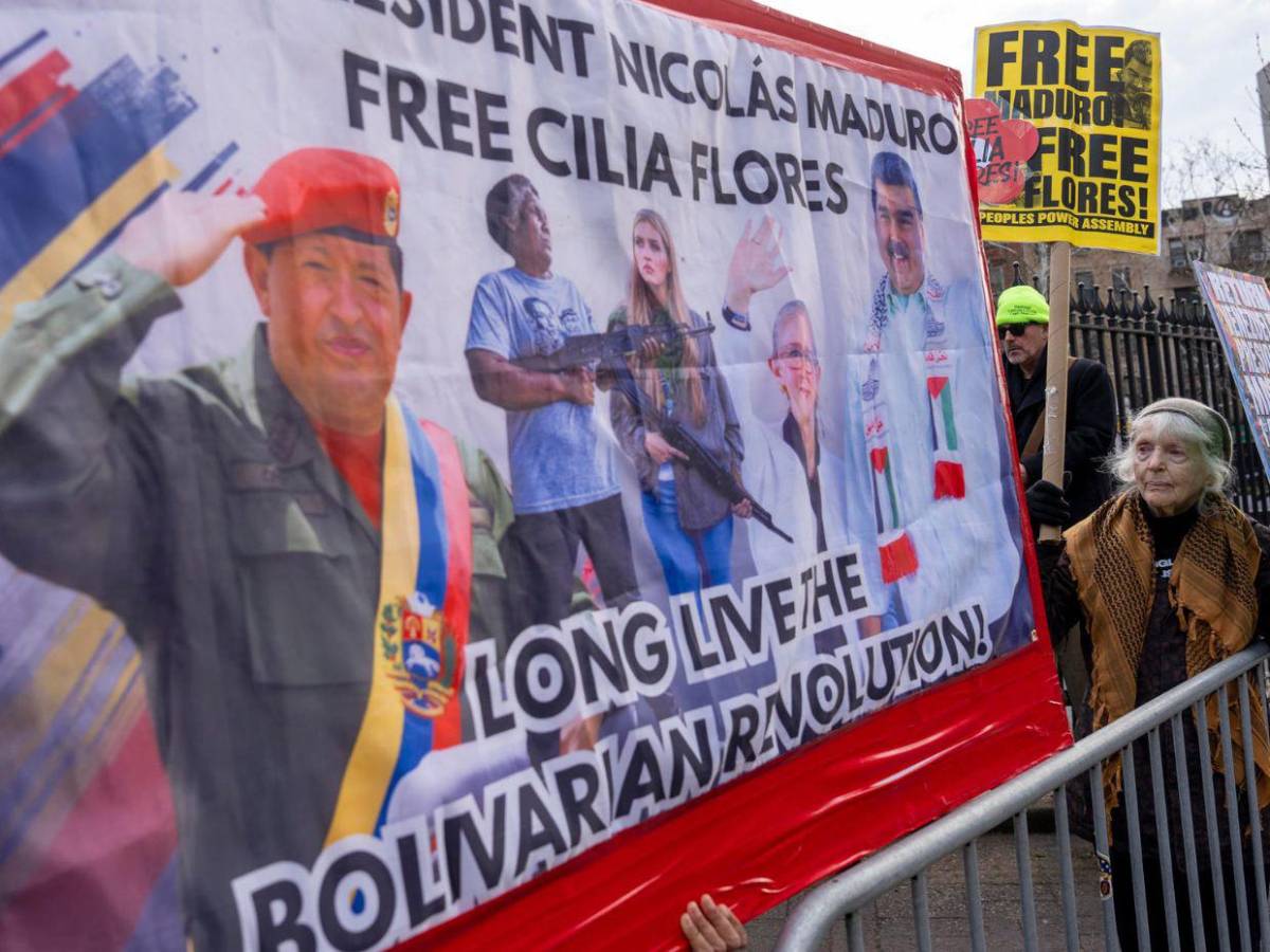 Protestas a favor y en contra de Maduro desatan caos frente a corte