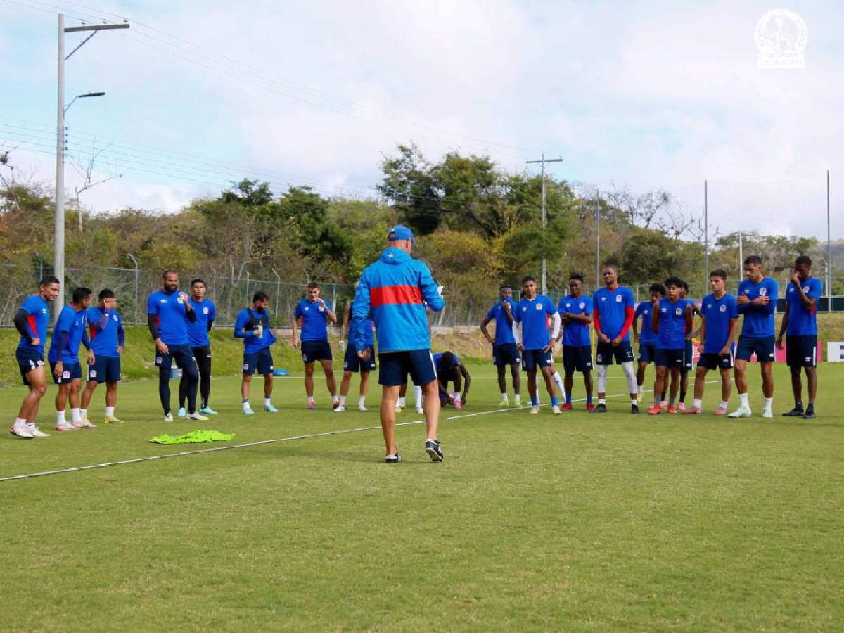 Fichajes: Olimpia y Motagua mueven piezas, legionario cambia de equipo y técnico para Honduras