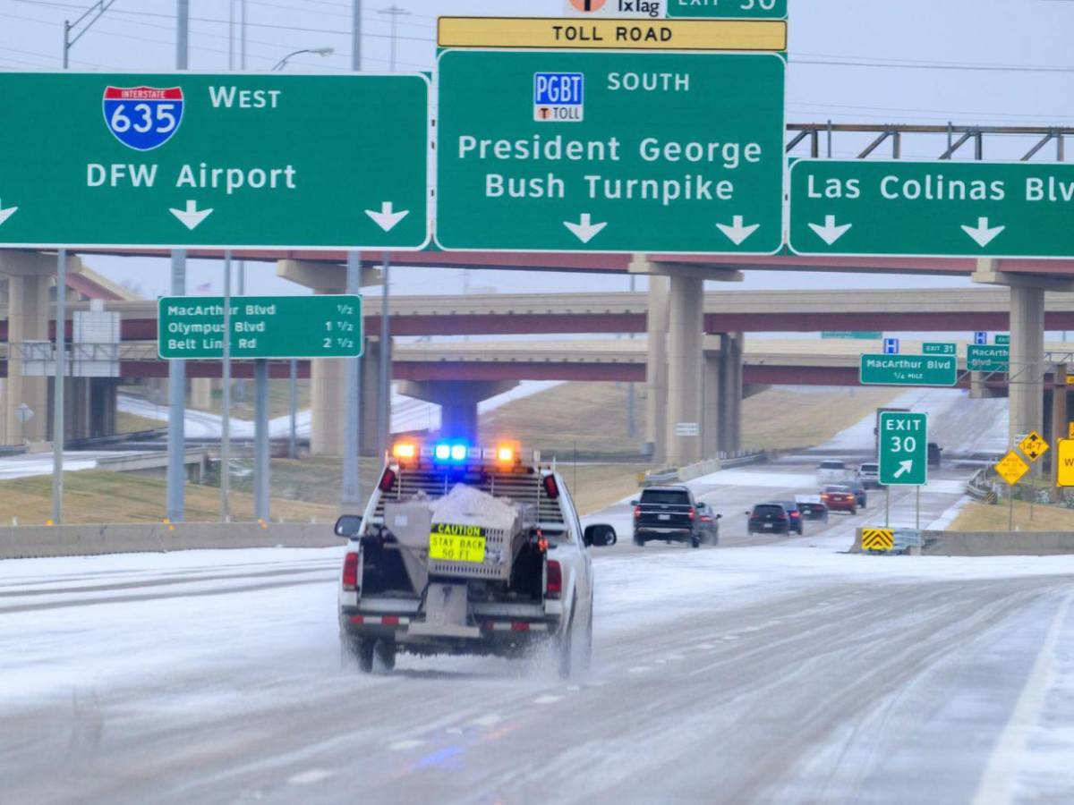 Texas sufre las inclemencias de la tormenta invernal que azota Estados Unidos
