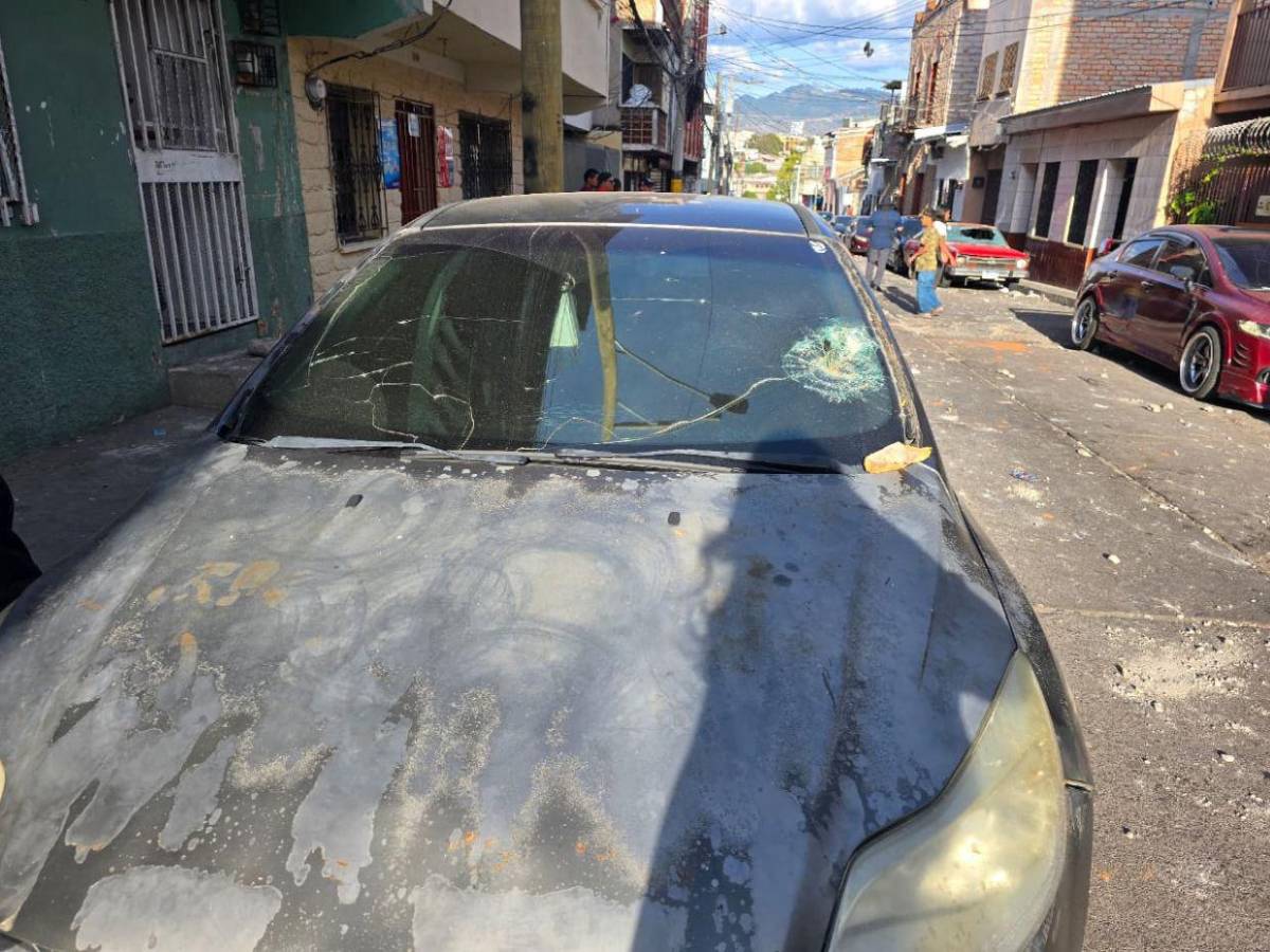 Destrozos a la propiedad privada tras lluvia de piedras y balazos antes del Motagua vs Olimpia