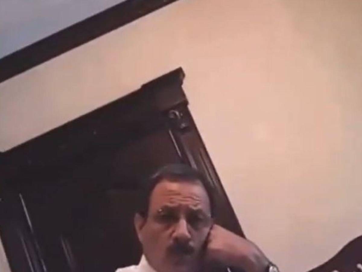 Cuadro a cuadro: Qué le dicen a Mauricio Villeda en narcovideo donde le habrían entregado $400 mil