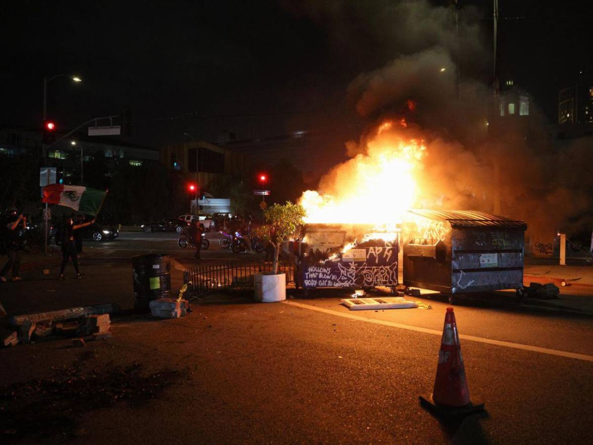 La comunidad de Los Ángeles se resiste a doblegar; siguen protestas