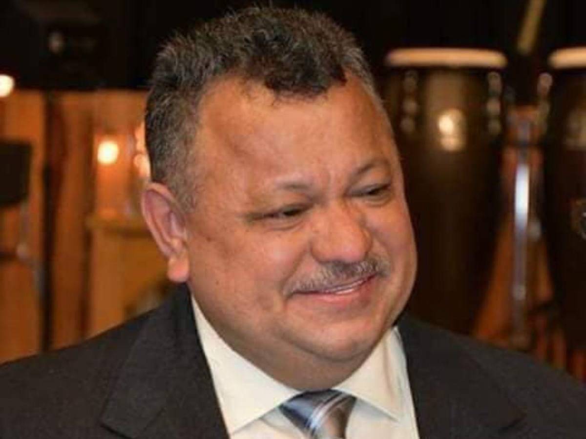 Durmiendo en una banca y sin productos de higiene: denuncian maltrato hacia pastor Daniel Fuentes