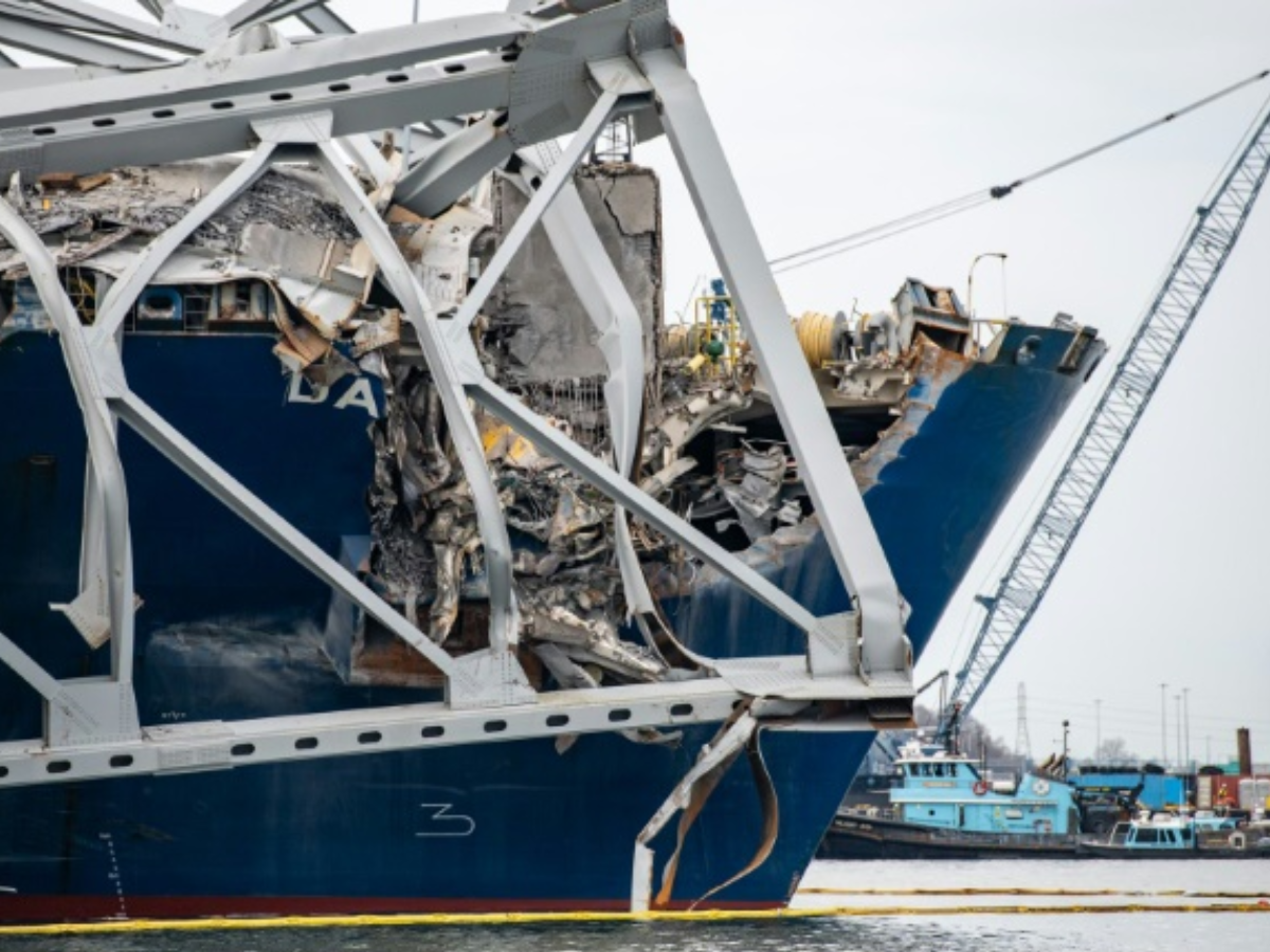 Continúan las operaciones de limpieza del puente derrumbado de Baltimore
