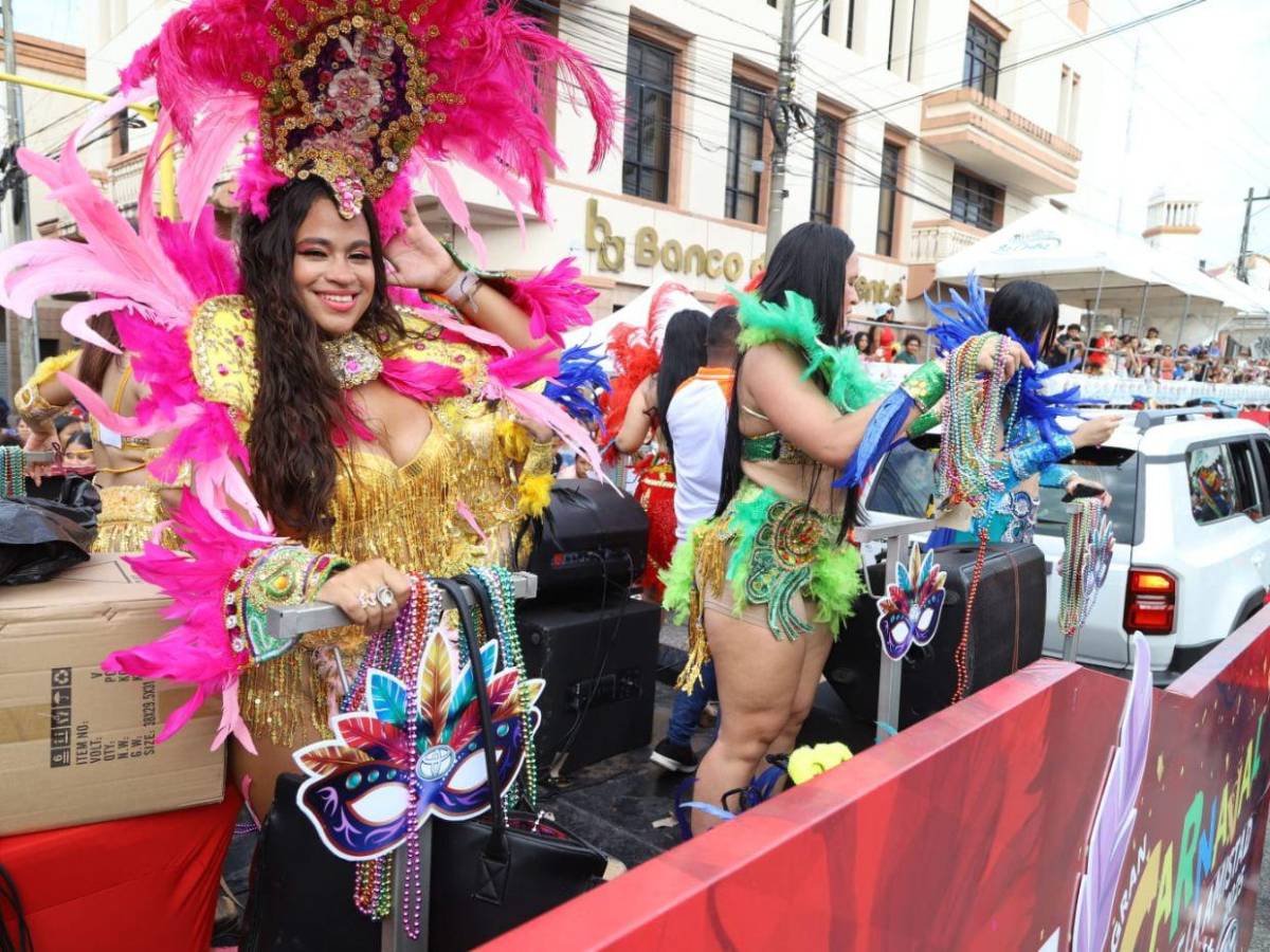 Color, alegría y belleza en el Carnaval Internacional de La Ceiba 2025
