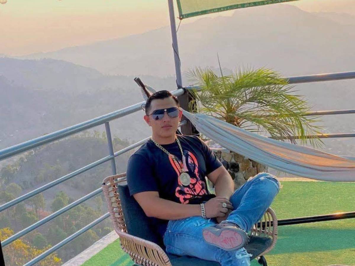 Jesler Palacios, influencer que murió ahogado en lago Atlitán tras navegar sin chaleco