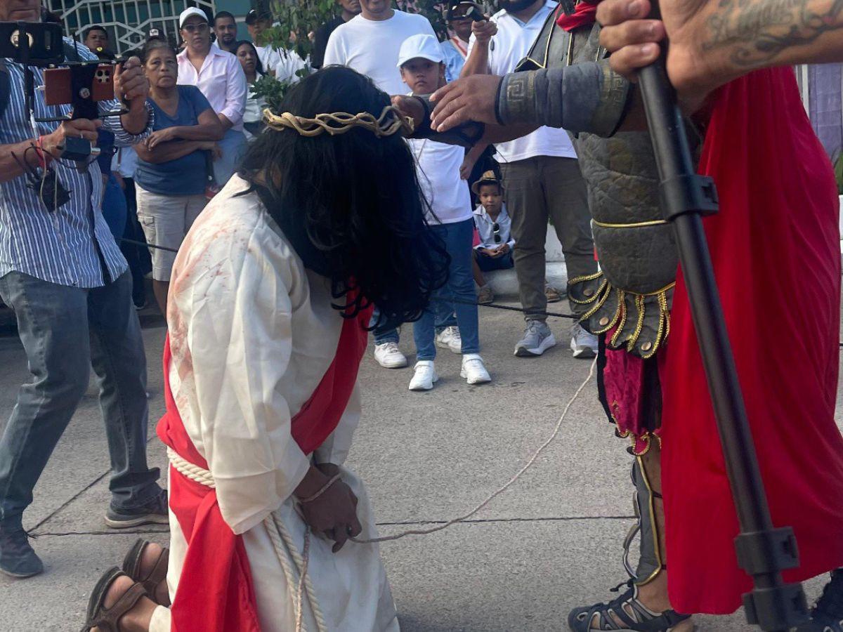 Devoción y fe: así se desarrolla el viacrucis en Olanchito, Yoro