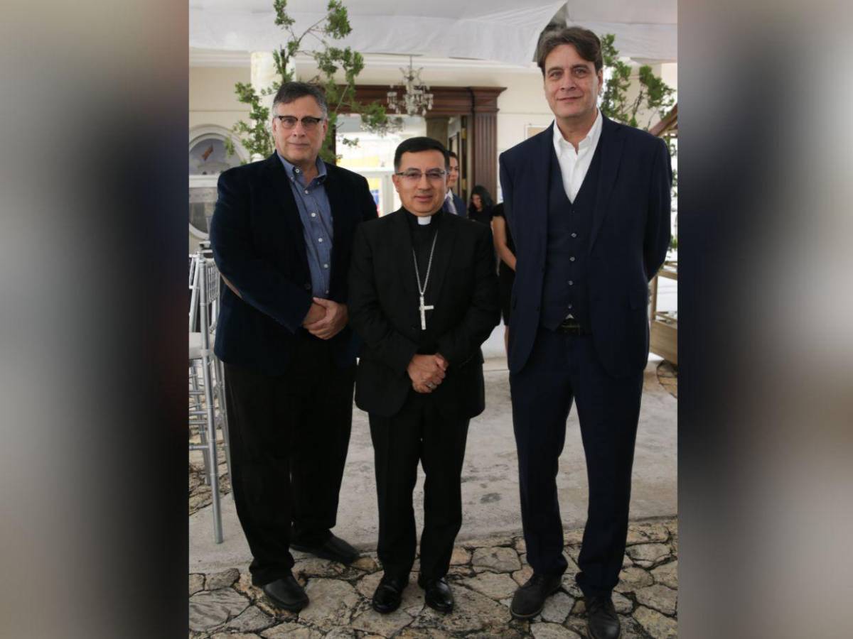 Embajada de Ecuador conmemora 216 años de independencia de su país