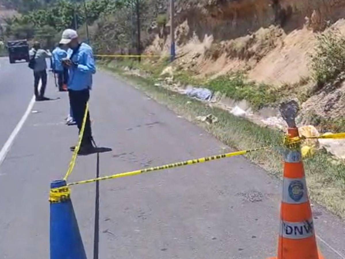 Envuelto en sábanas: así hallaron cadáver en el kilómetro nueve de la carretera al norte