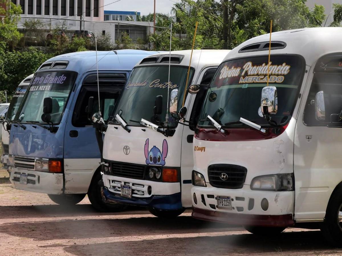 Buses siguen retenidos por IHTT a un día de caminata de iglesias en Tegucigalpa