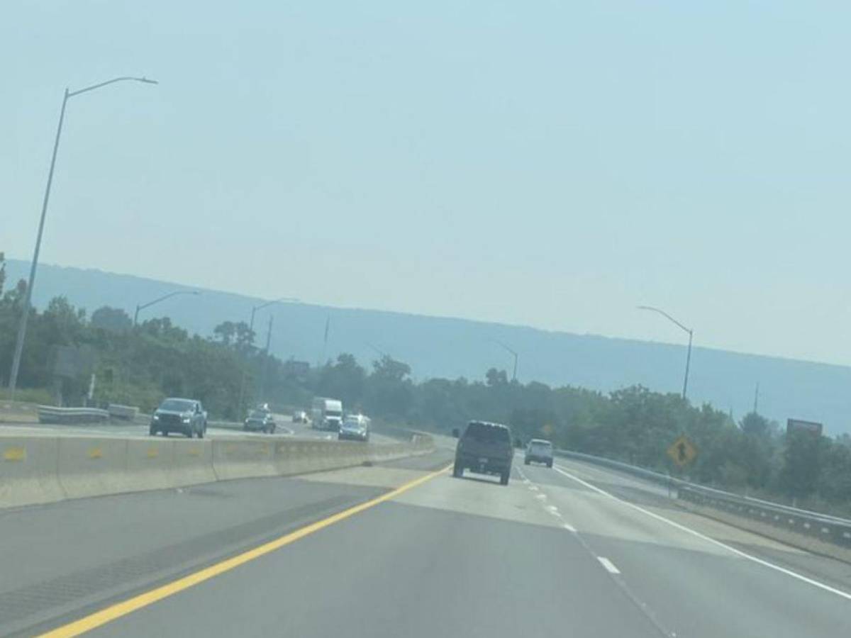 Calidad del aire en Canadá se desploma por el humo de más de 700 incendios